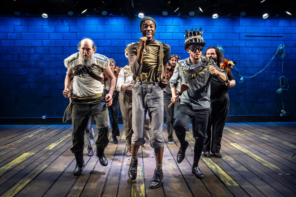 Fighting Prawn in "Starcatcher" (Photo: Liz Lauren)